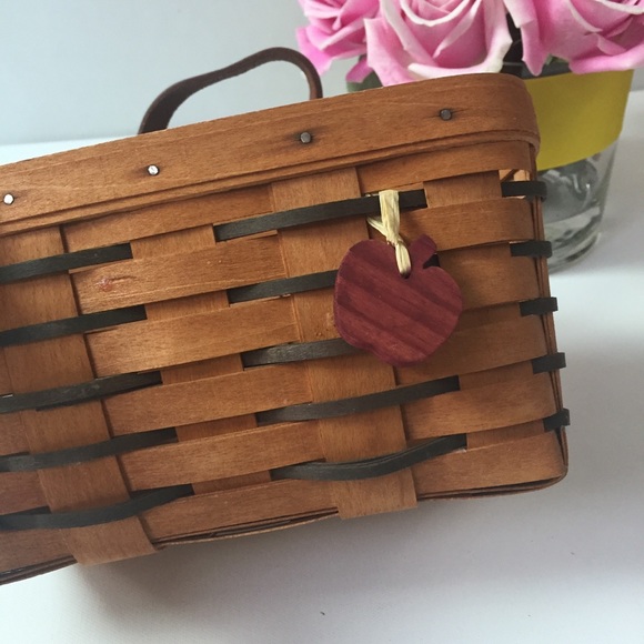 Longaberger 1994 Hanging Basket - Picture 2 of 7